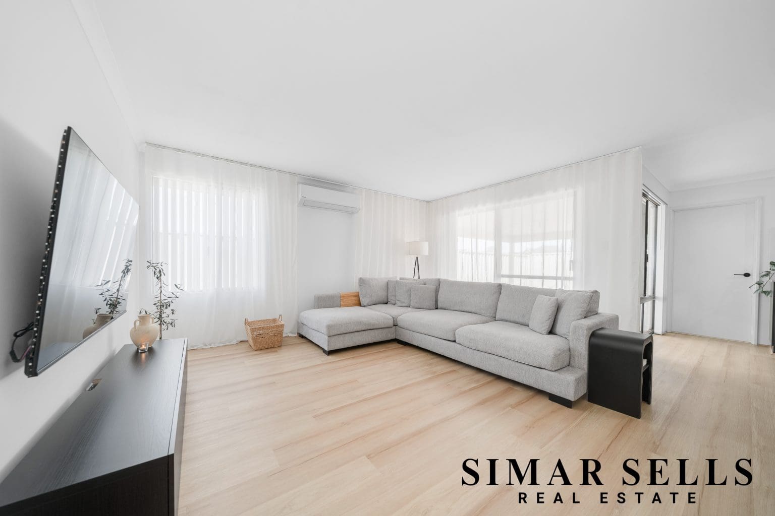 1 Draco Street, BENNETT SPRINGS, WA 6063 AUS