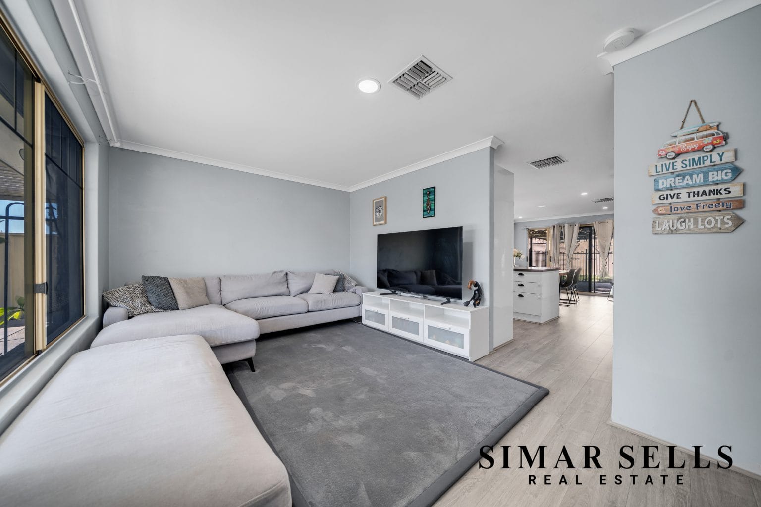 61 Edwards Entrance, STRATTON, WA 6056 AUS