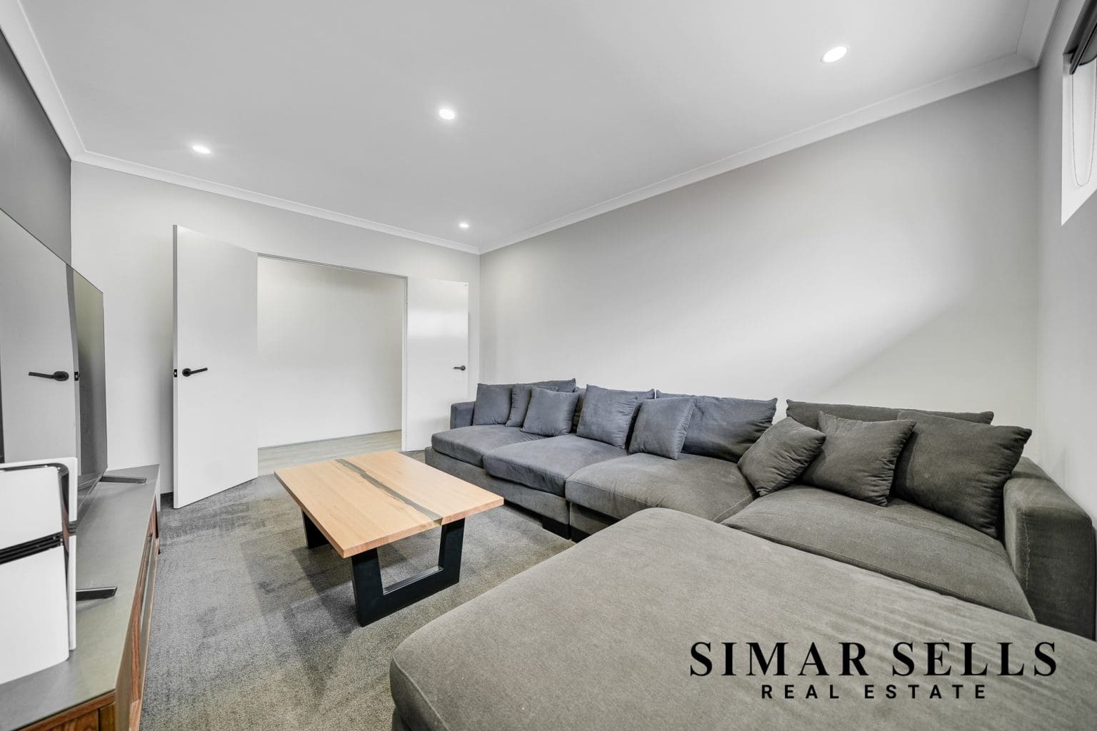 21 Bulloo Loop, ELLENBROOK, WA 6069 AUS