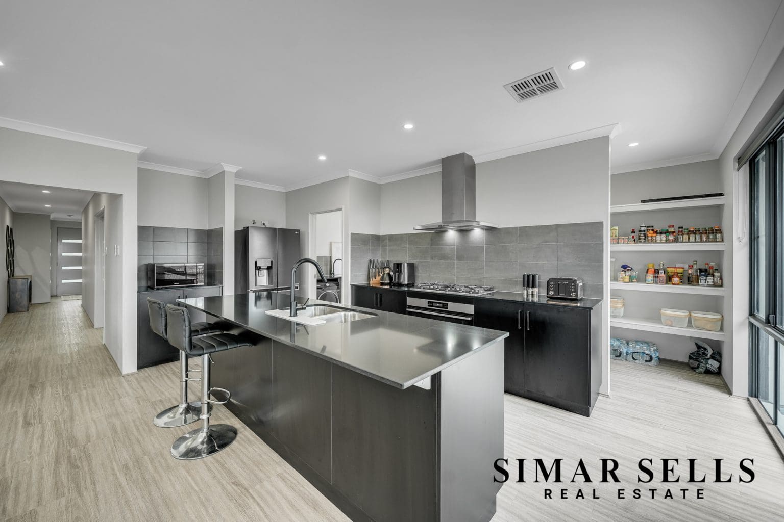 21 Bulloo Loop, ELLENBROOK, WA 6069 AUS