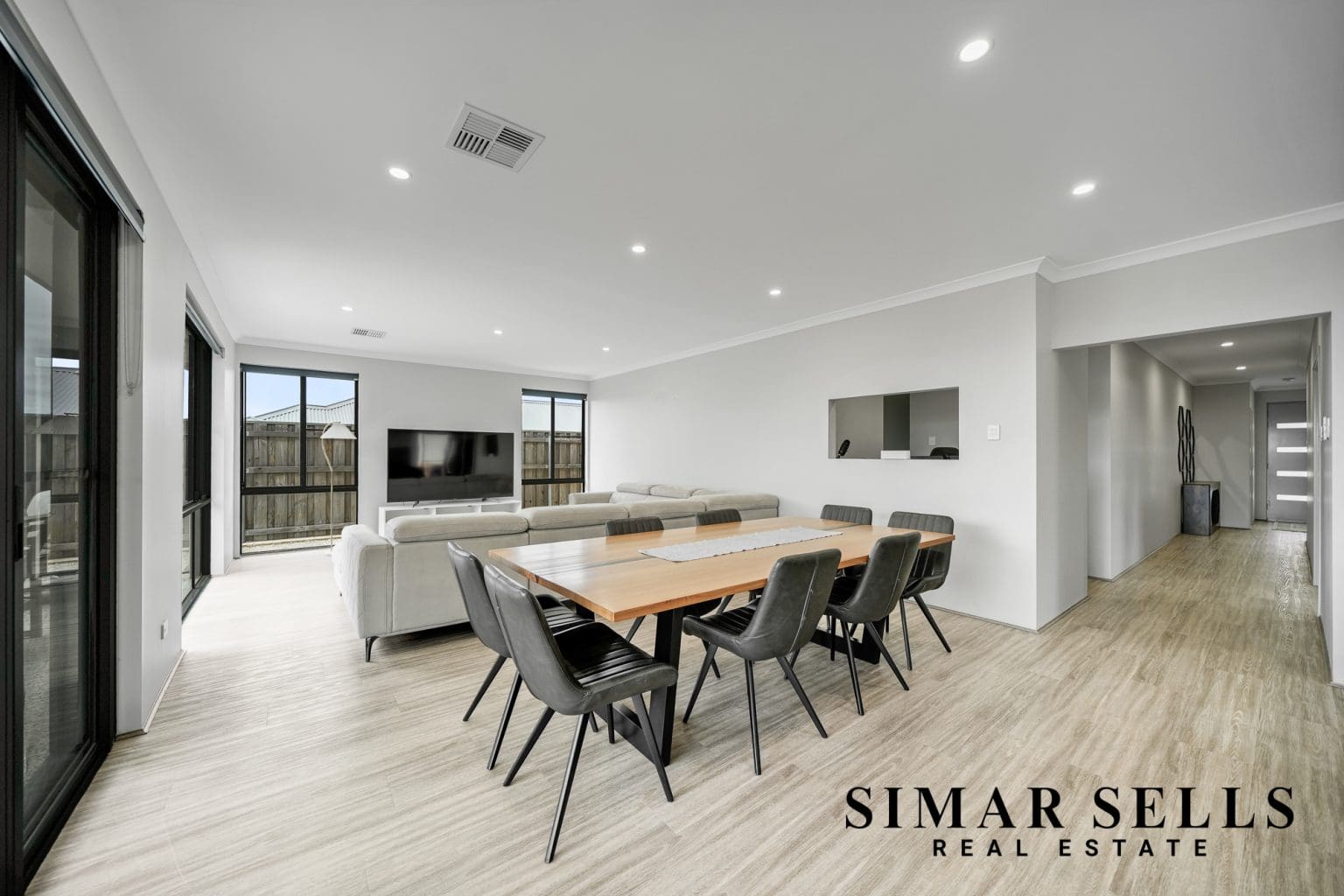 21 Bulloo Loop, ELLENBROOK, WA 6069 AUS